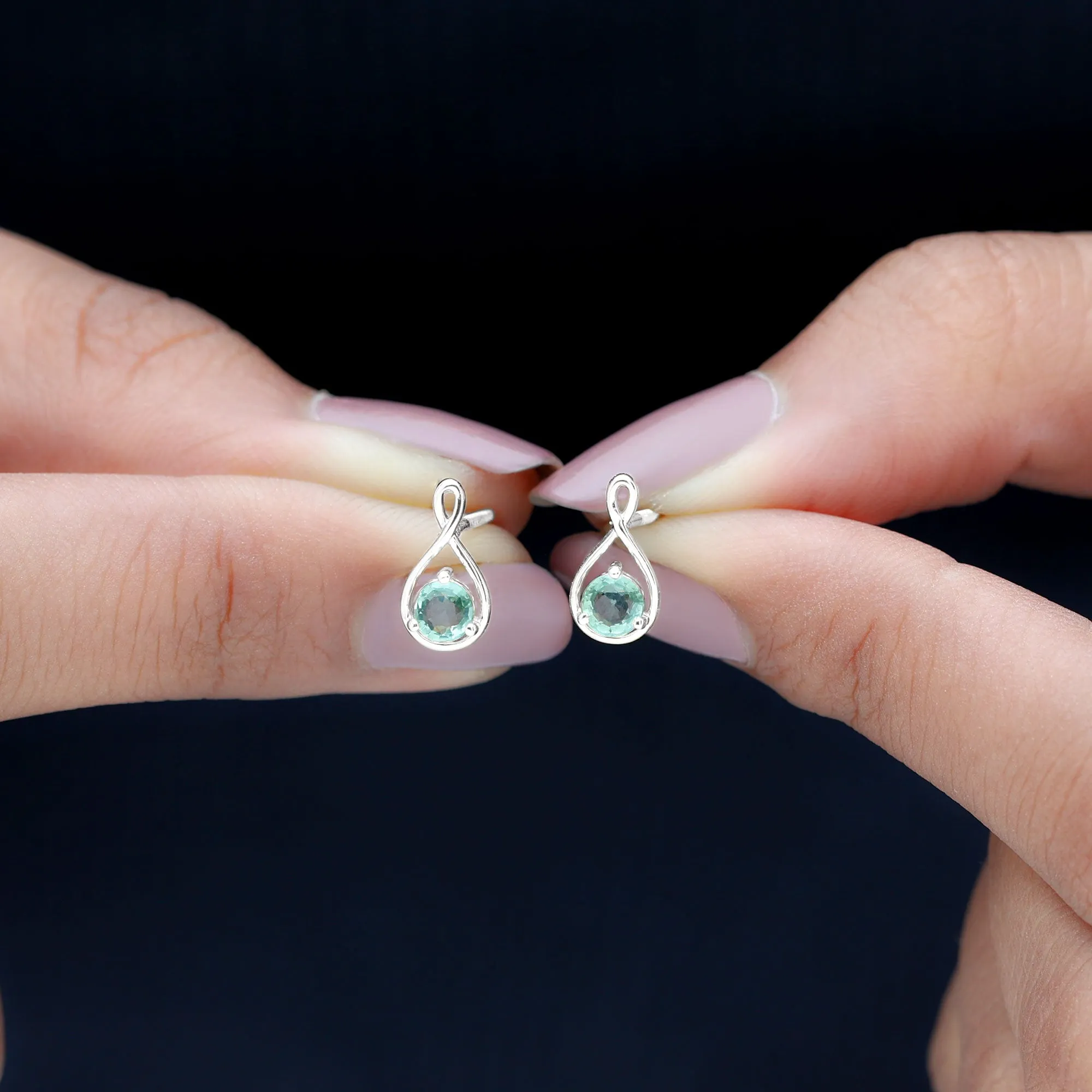 0.75 CT Green Sapphire Solitaire Infinity Stud Earrings in Gold