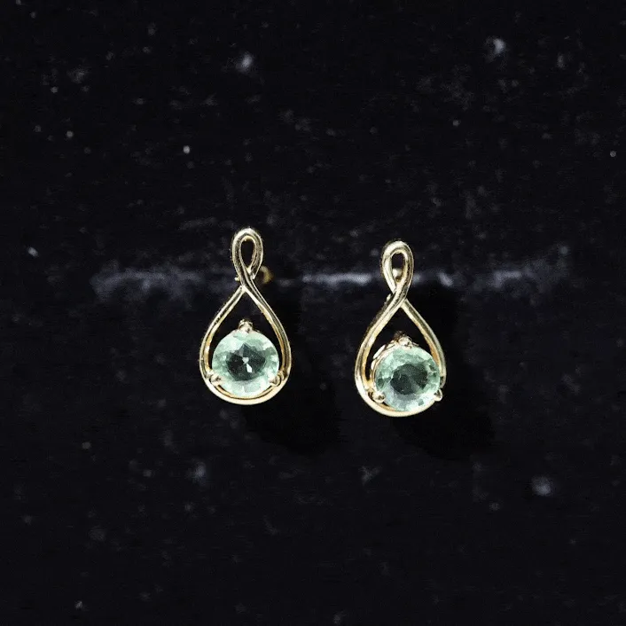 0.75 CT Green Sapphire Solitaire Infinity Stud Earrings in Gold