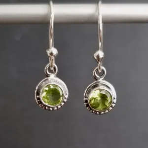 Boho Round 6mm Peridot 925 Silver Earrings, E86P