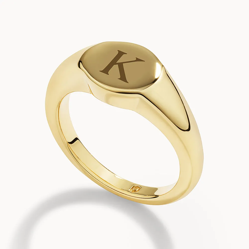 Engravable Circle Signet Pinky Ring in Gold