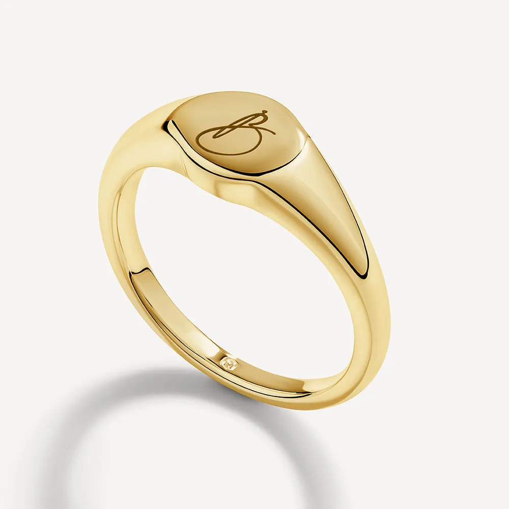 Engravable Circle Signet Pinky Ring in Gold