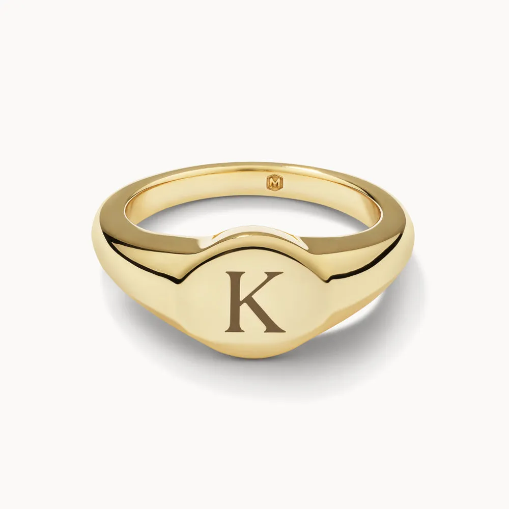 Engravable Circle Signet Pinky Ring in Gold