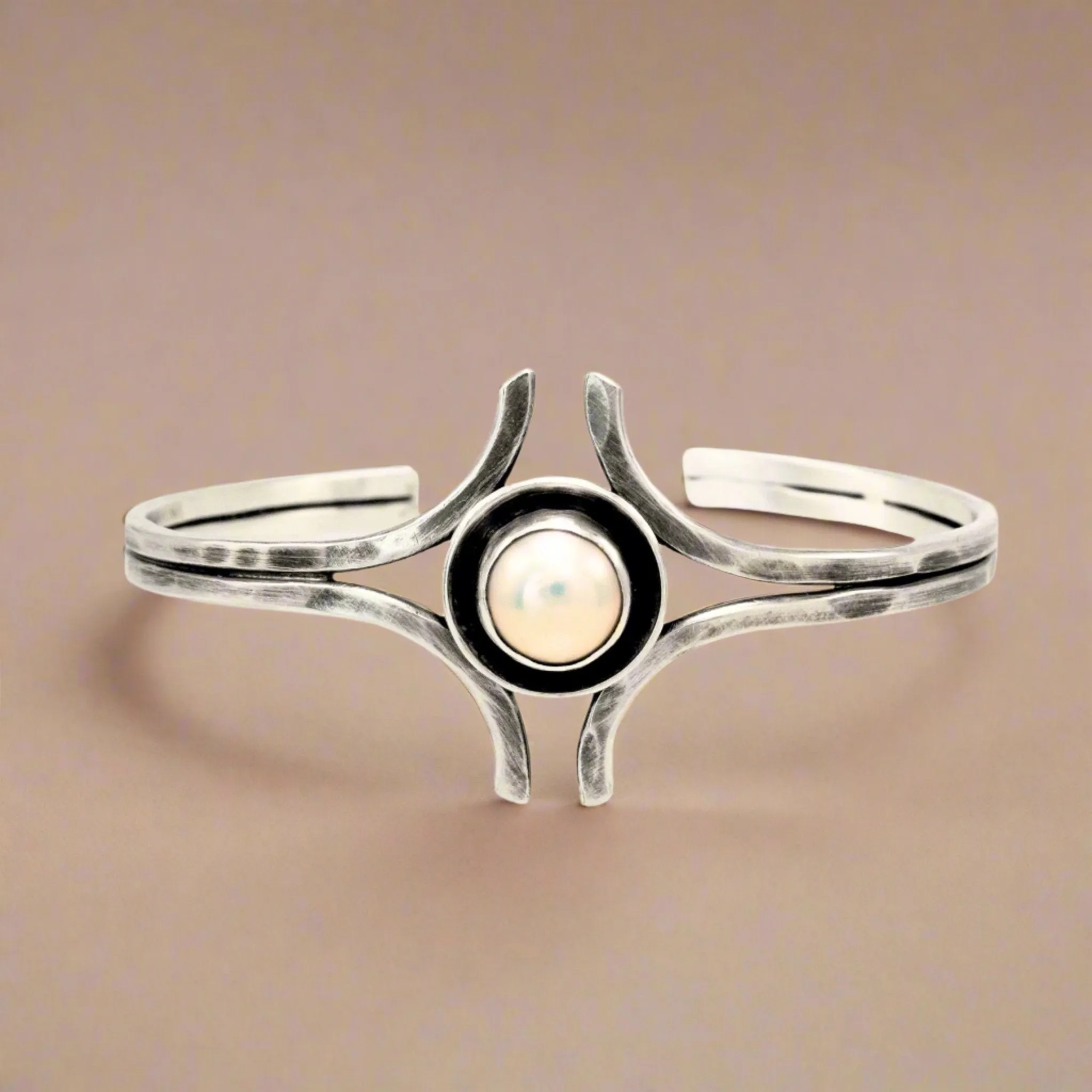 Flared Pearl Bracelet