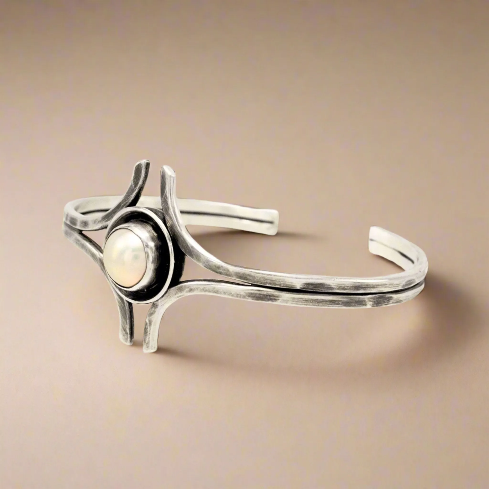 Flared Pearl Bracelet