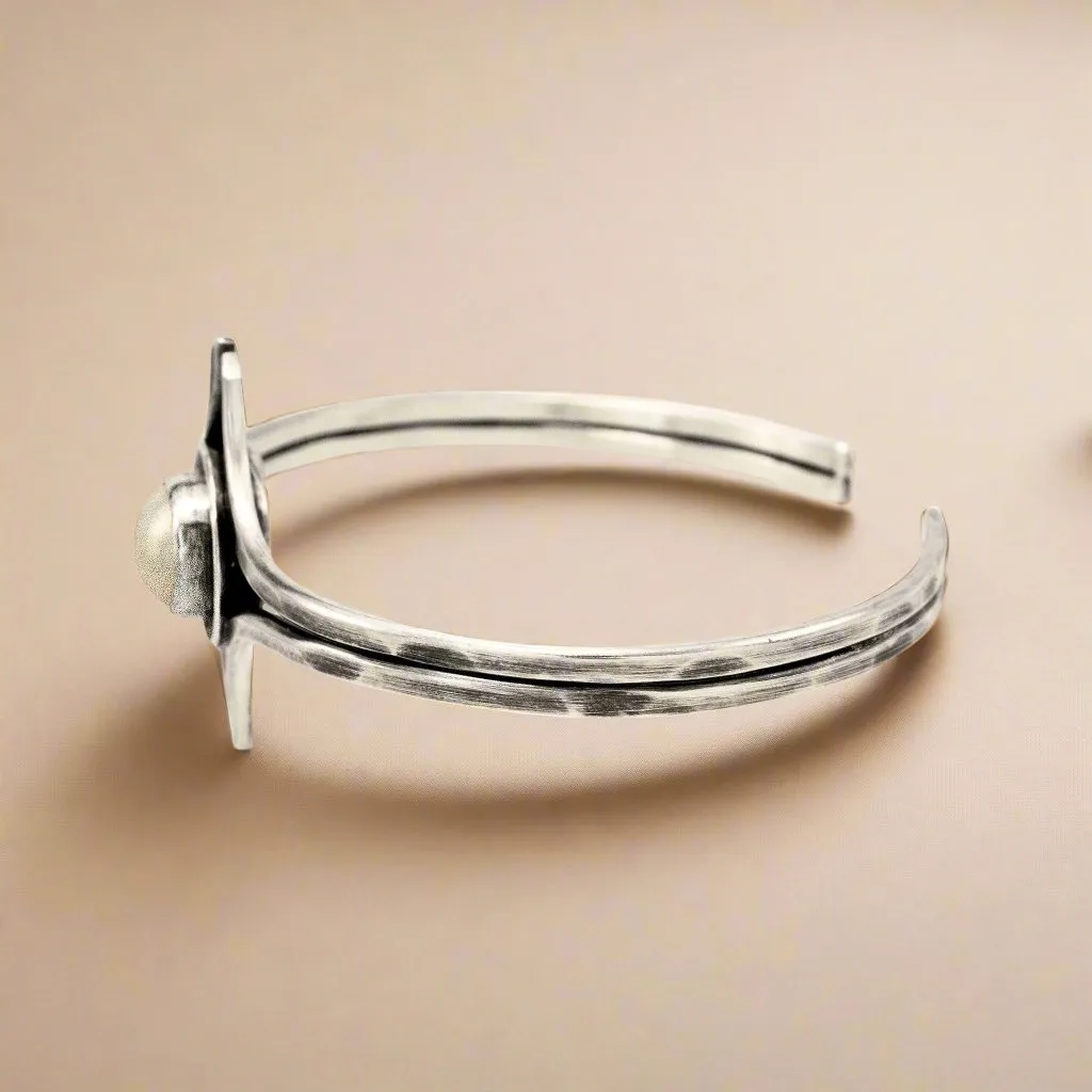 Flared Pearl Bracelet