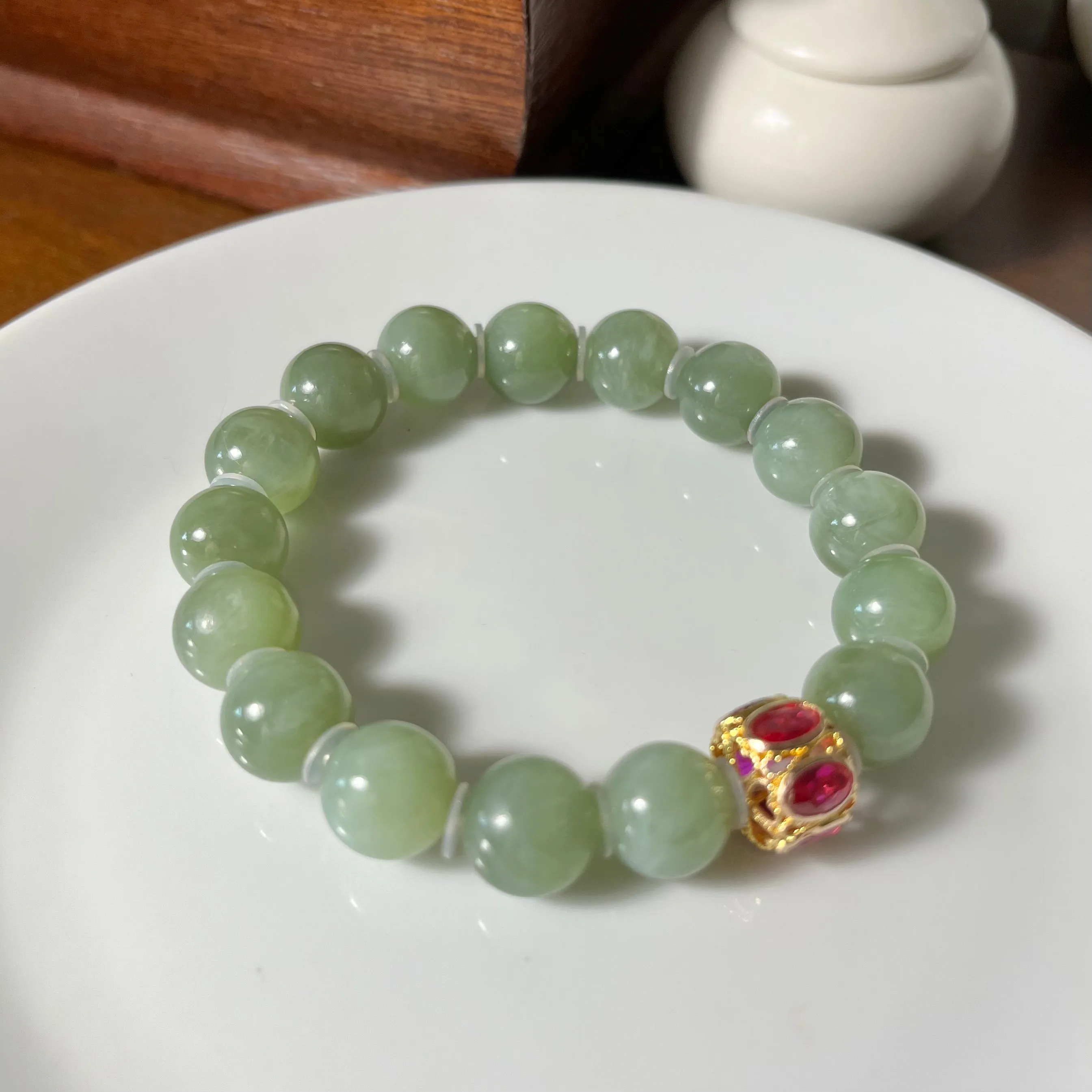 Genuine Siberian nephrite jade Bracelet - 12mm beads 6.75 inches