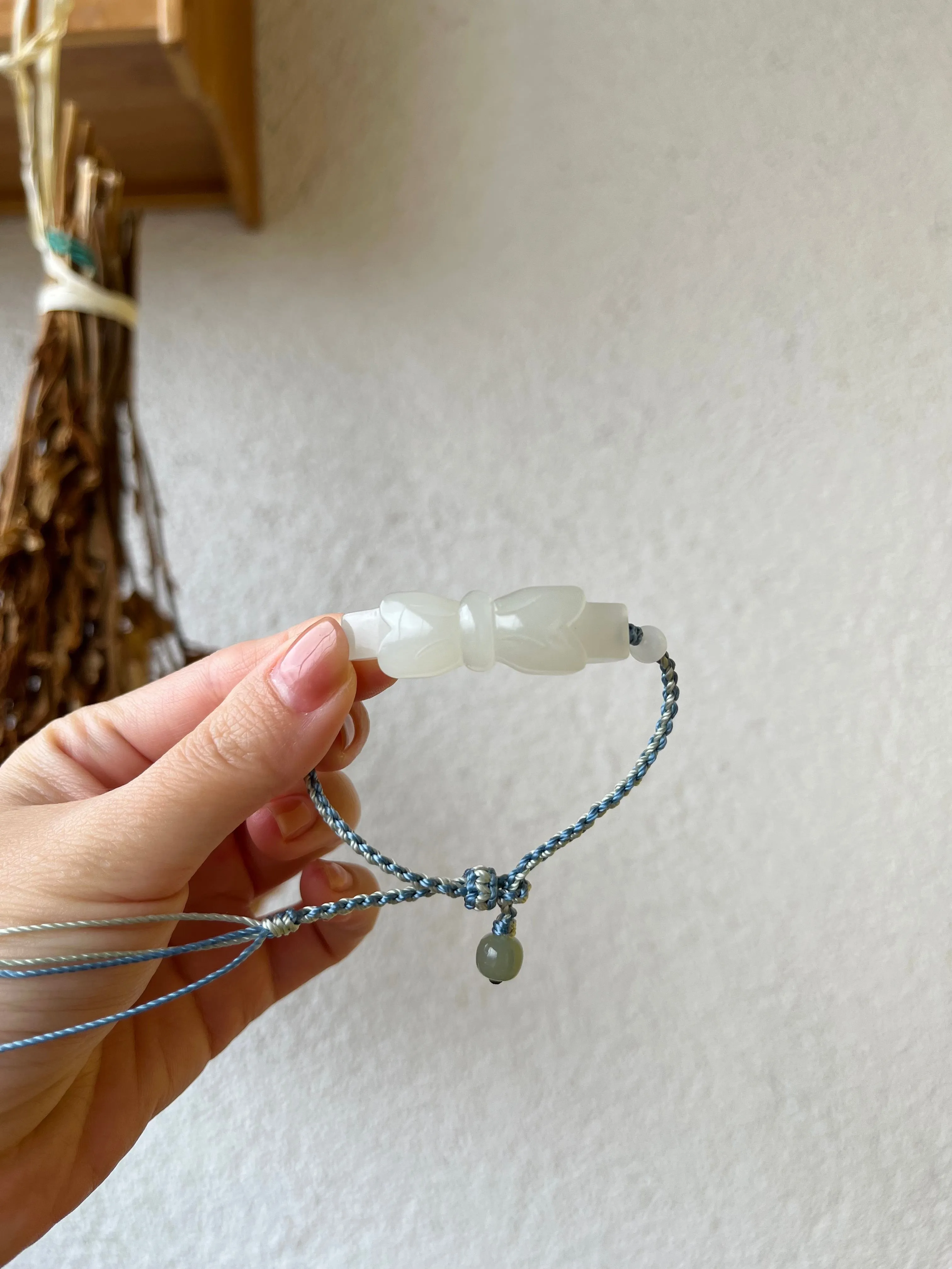 Handwoven Bracelet with a Hand Carved White Jade Bow Tie and Nephrite Beads, 手编和田白玉蝴蝶结手牌