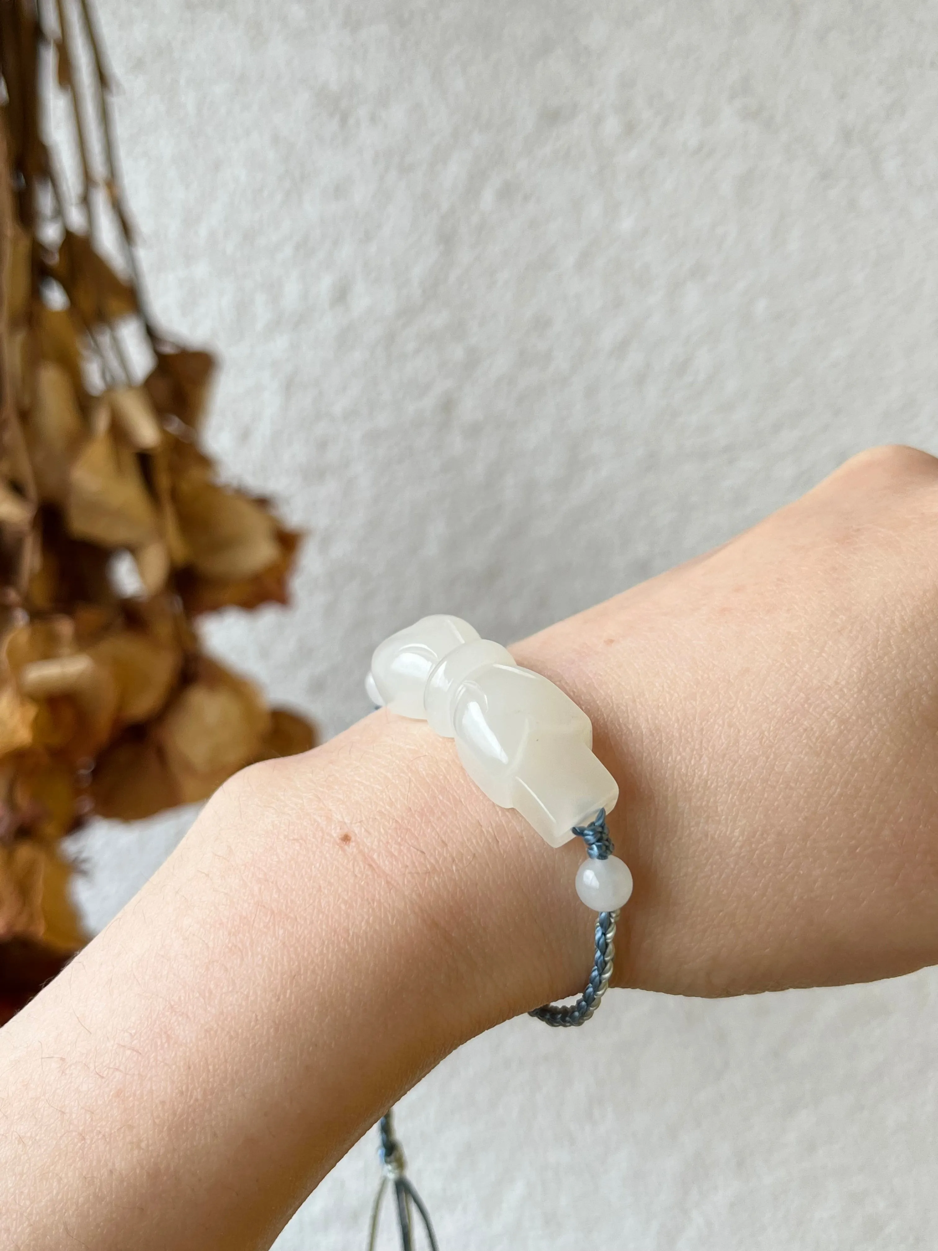 Handwoven Bracelet with a Hand Carved White Jade Bow Tie and Nephrite Beads, 手编和田白玉蝴蝶结手牌