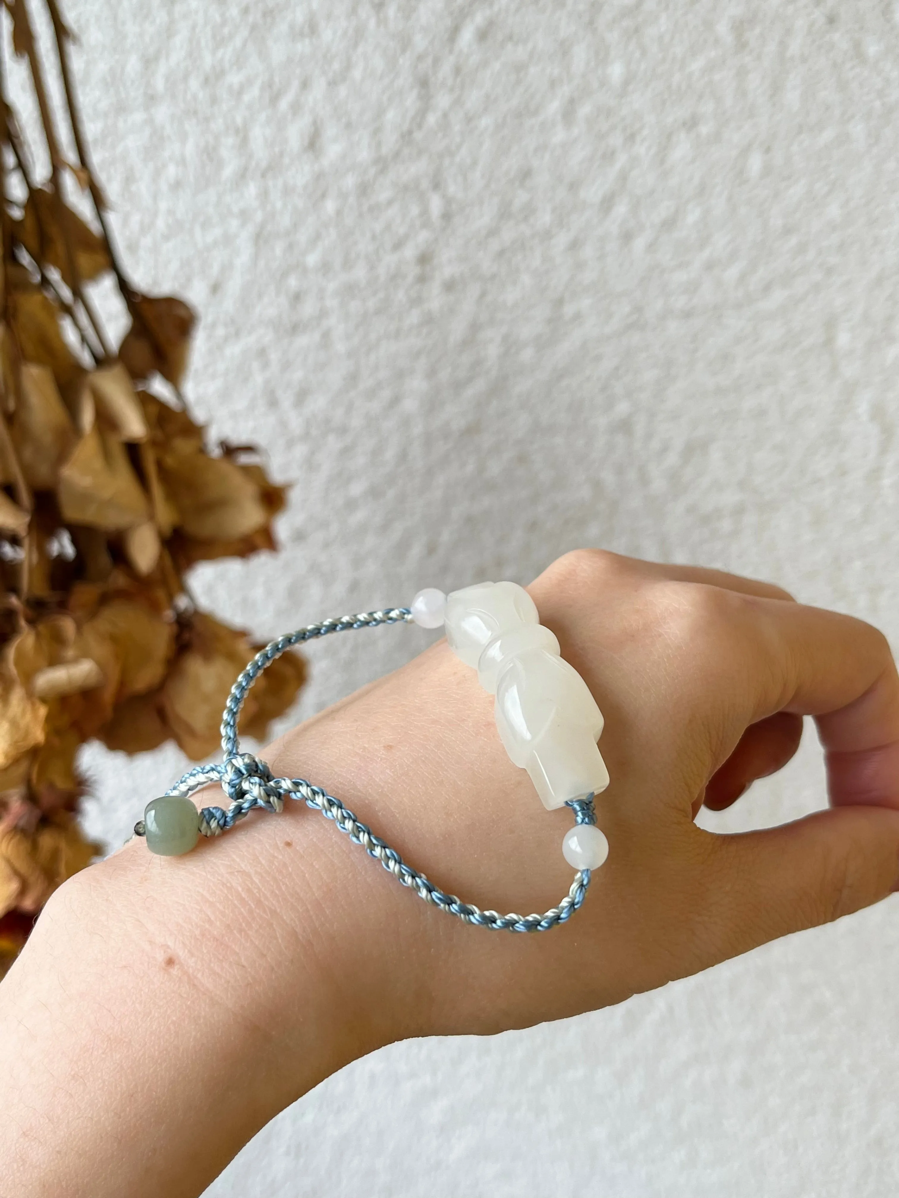 Handwoven Bracelet with a Hand Carved White Jade Bow Tie and Nephrite Beads, 手编和田白玉蝴蝶结手牌