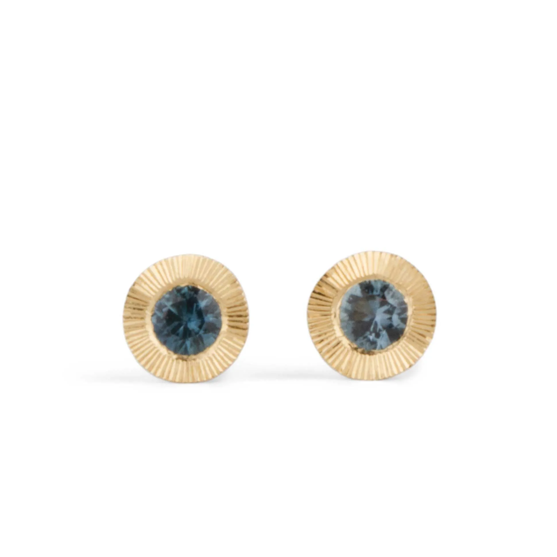 Large Aurora Teal Montana Sapphire Stud Earring in Yellow Gold