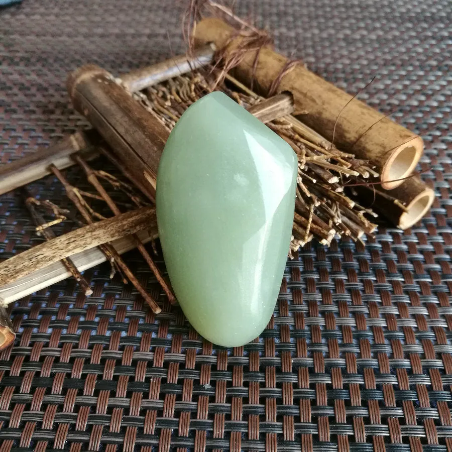 Natural Hetian Jade Rough Nephrite Raw (96g,6.3X3.5X2.8cm)