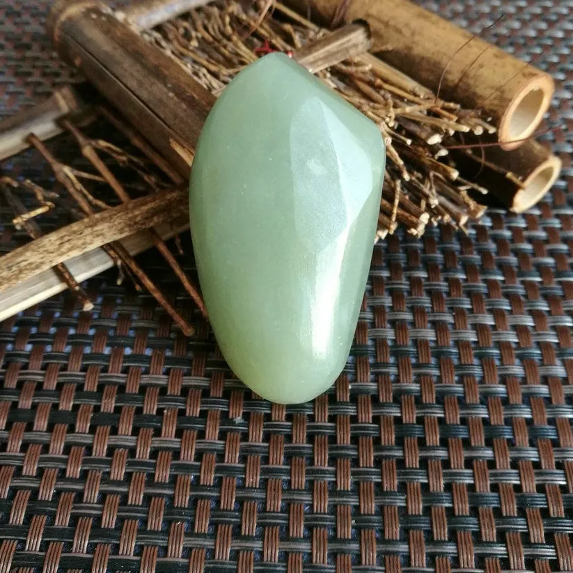 Natural Hetian Jade Rough Nephrite Raw (96g,6.3X3.5X2.8cm)