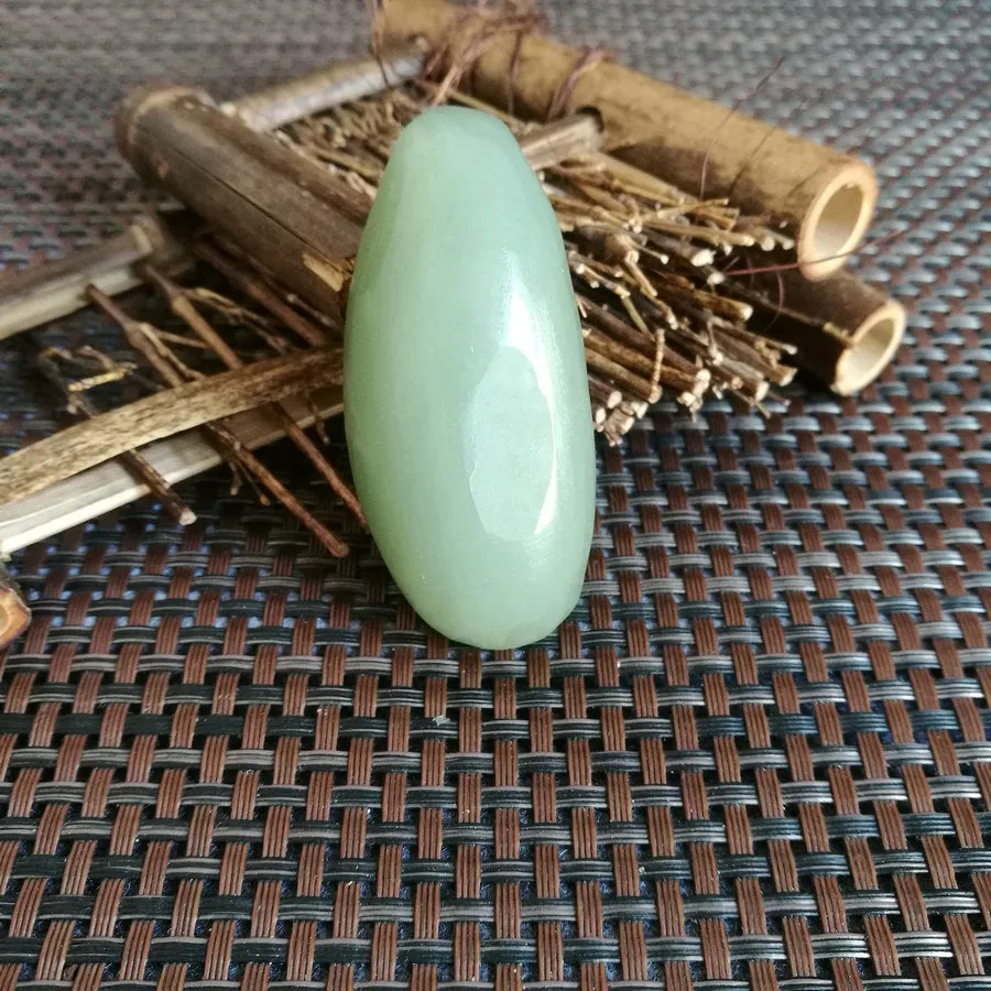 Natural Hetian Jade Rough Nephrite Raw (96g,6.3X3.5X2.8cm)