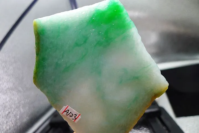 Natural Jade Rough Jadeite Raw (108g,9.2X6X0.8cm)