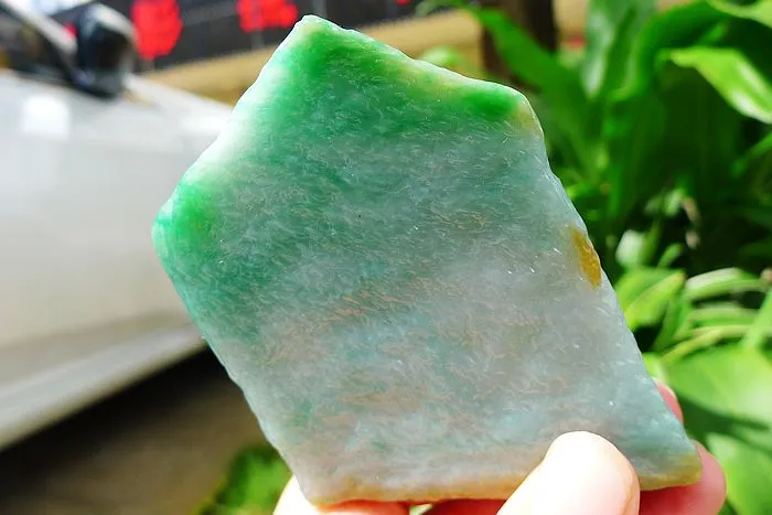 Natural Jade Rough Jadeite Raw (108g,9.2X6X0.8cm)