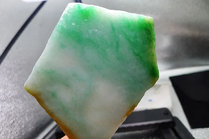 Natural Jade Rough Jadeite Raw (108g,9.2X6X0.8cm)