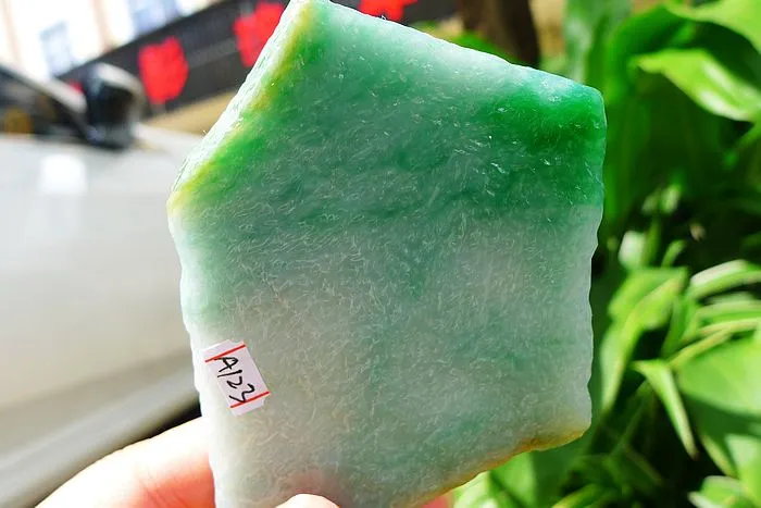 Natural Jade Rough Jadeite Raw (108g,9.2X6X0.8cm)