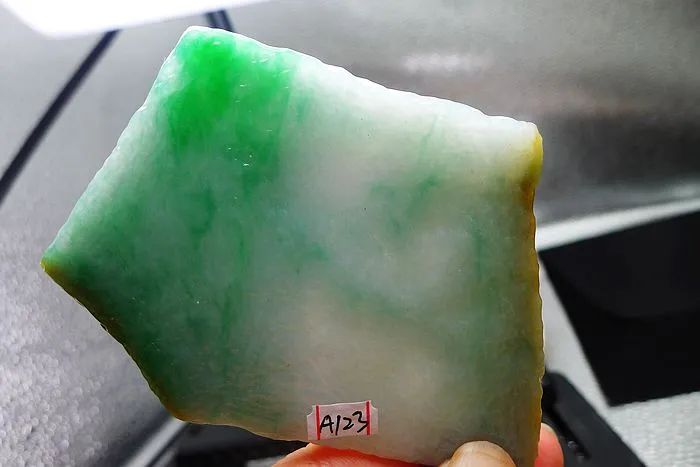 Natural Jade Rough Jadeite Raw (108g,9.2X6X0.8cm)