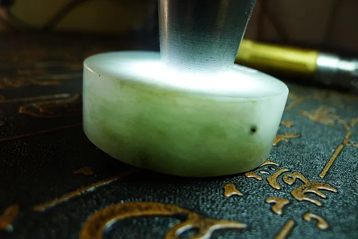 Natural Jade Rough Jadeite Raw (126g,5.3X5.3X1.7cm)