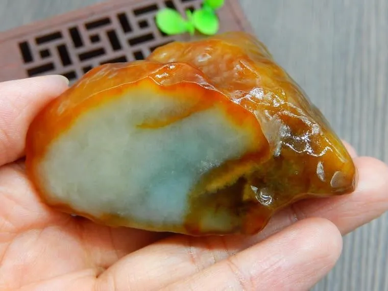 Natural Jade Rough Jadeite Raw (128g, 63X33X31mm)