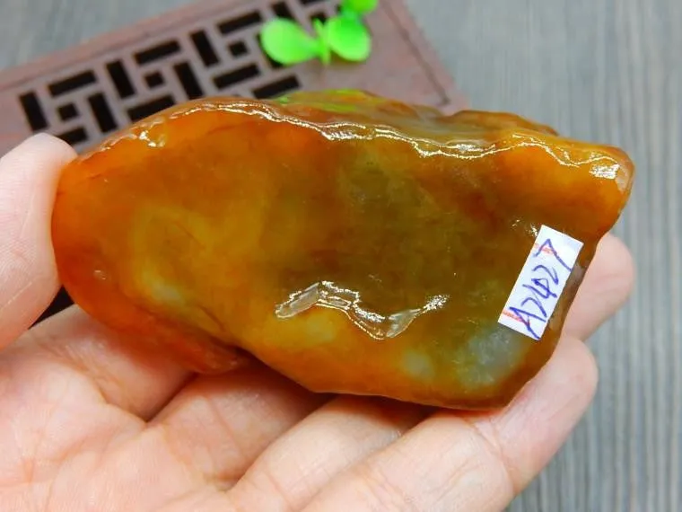 Natural Jade Rough Jadeite Raw (128g, 63X33X31mm)