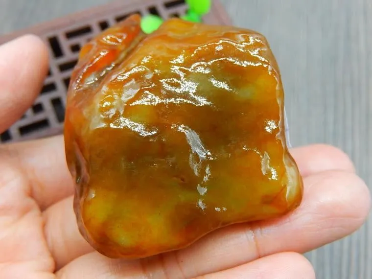 Natural Jade Rough Jadeite Raw (128g, 63X33X31mm)