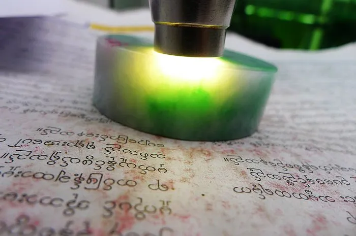 Natural Jade Rough Jadeite Raw (131g,5.21x1.9cm)