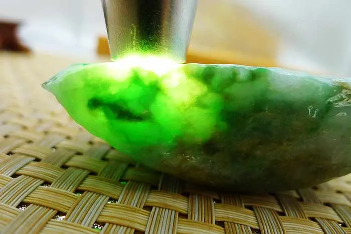 Natural Jade Rough Jadeite Raw (150g,8.6X4.2X2.6cm)