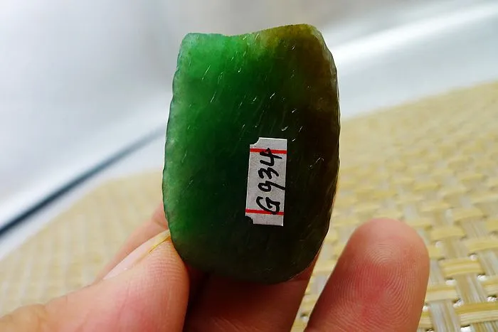 Natural Jade Rough Jadeite Raw (19g,3.6X2.3X1.15cm)
