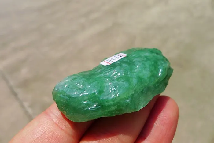 Natural Jade Rough Jadeite Raw (26g,5.6X2.7X1cm)