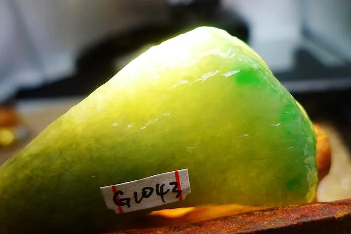 Natural Jade Rough Jadeite Raw (31g,5.6X2.8X1cm)