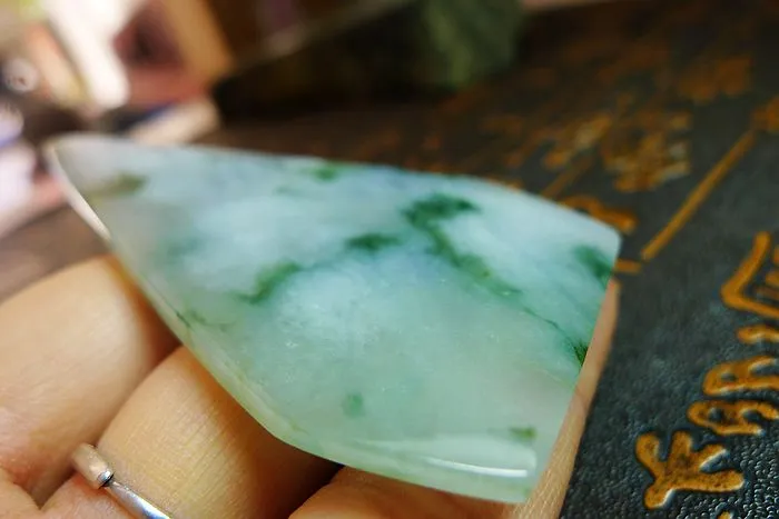 Natural Jade Rough Jadeite Raw (37g,7.8X4.2X0.55cm)