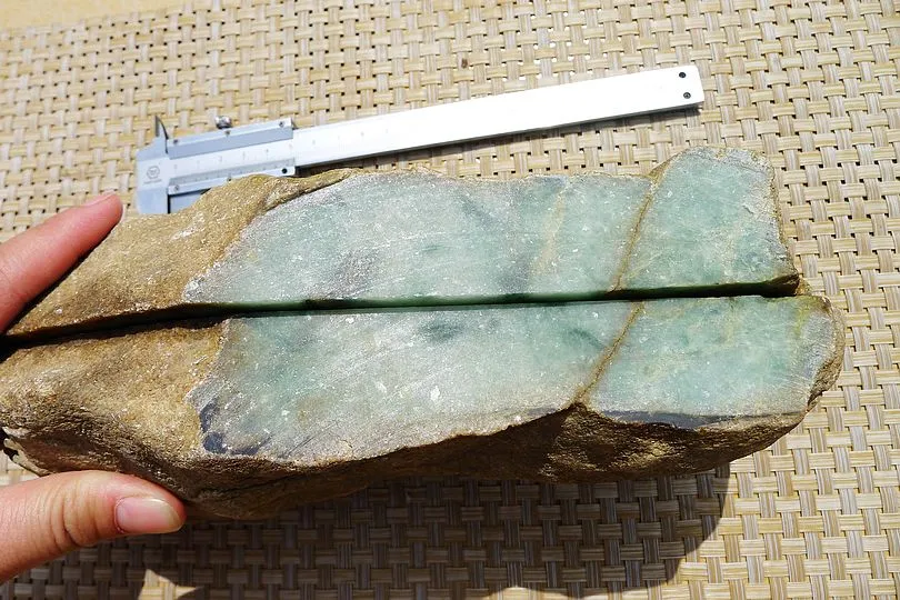 Natural Jade Rough Jadeite Raw 4.1kg