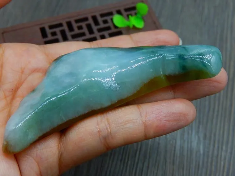 Natural Jade Rough Jadeite Raw (61g, 81X34X14mm)