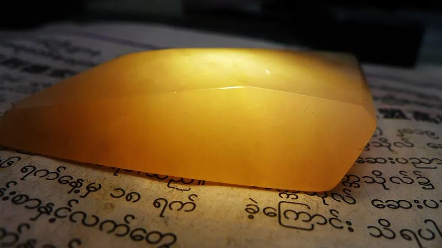 Natural Jade Rough Jadeite Raw (70g,8X5.1X1.2cm)