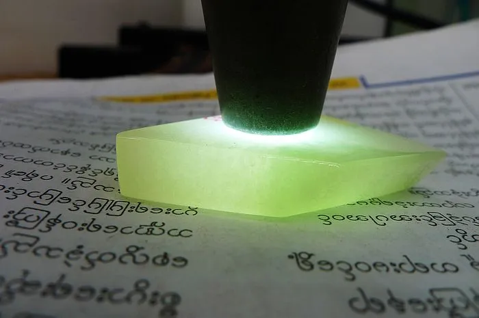 Natural Jade Rough Jadeite Raw S-(30g,4.2X3.7X0.8cm)