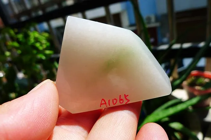 Natural Jade Rough Jadeite Raw S-(30g,4.2X3.7X0.8cm)