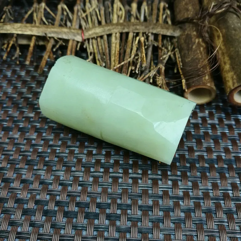 Natural Kunlun Jade Rough Nephrite Raw (110g,5.8X2.6cm)