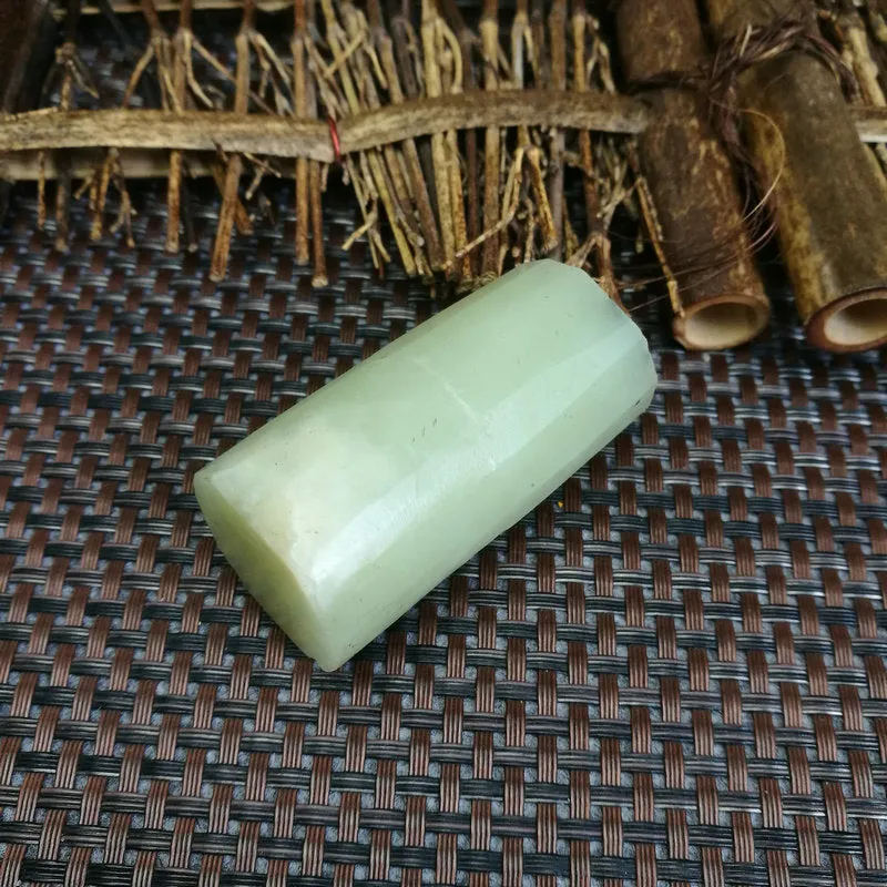 Natural Kunlun Jade Rough Nephrite Raw (110g,5.8X2.6cm)