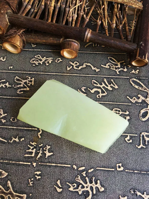 Natural Kunlun Jade Rough Nephrite Raw (120g, 7X4.3X1.6cm)