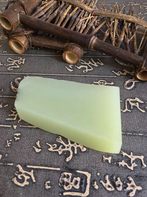 Natural Kunlun Jade Rough Nephrite Raw (120g, 7X4.3X1.6cm)