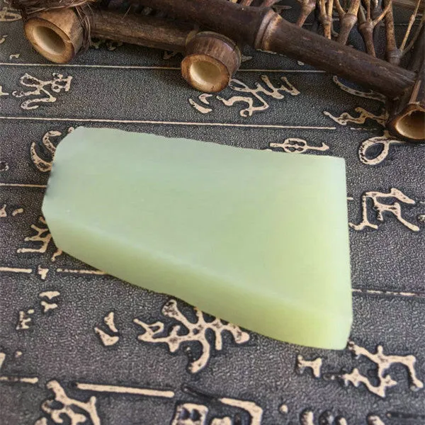 Natural Kunlun Jade Rough Nephrite Raw (120g, 7X4.3X1.6cm)