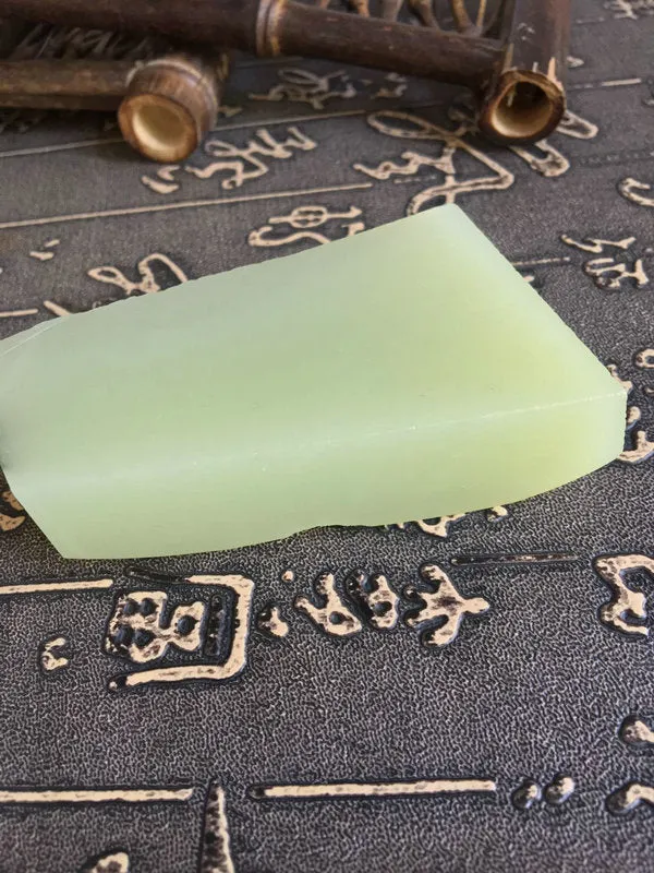 Natural Kunlun Jade Rough Nephrite Raw (120g, 7X4.3X1.6cm)