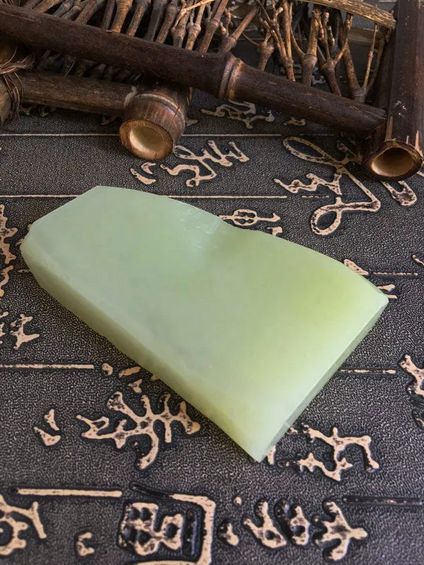 Natural Kunlun Jade Rough Nephrite Raw (120g, 7X4.3X1.6cm)