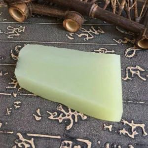 Natural Kunlun Jade Rough Nephrite Raw (120g, 7X4.3X1.6cm)