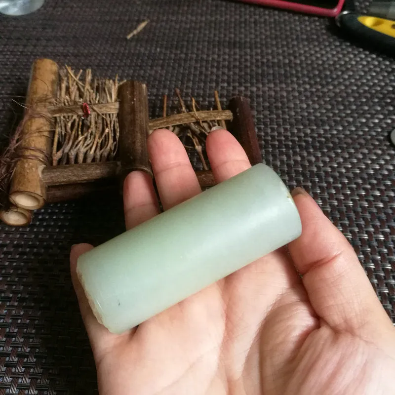 Natural Kunlun Jade Rough Nephrite Raw (129g,6.9X2.9cm)
