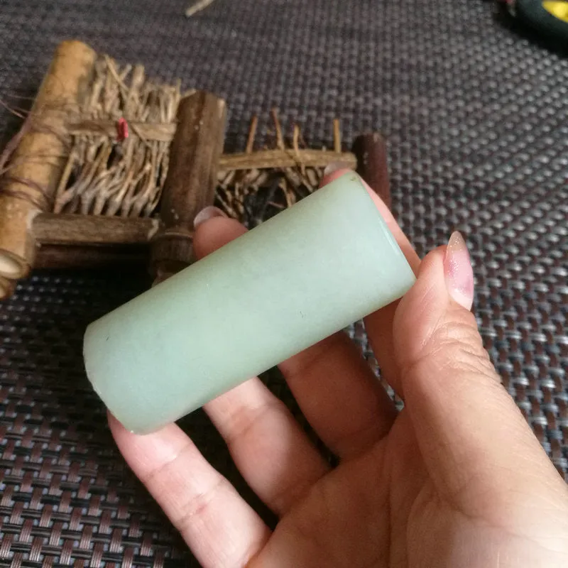 Natural Kunlun Jade Rough Nephrite Raw (129g,6.9X2.9cm)