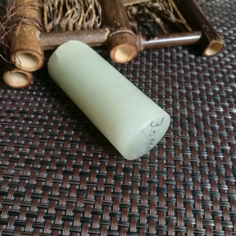 Natural Kunlun Jade Rough Nephrite Raw (129g,6.9X2.9cm)