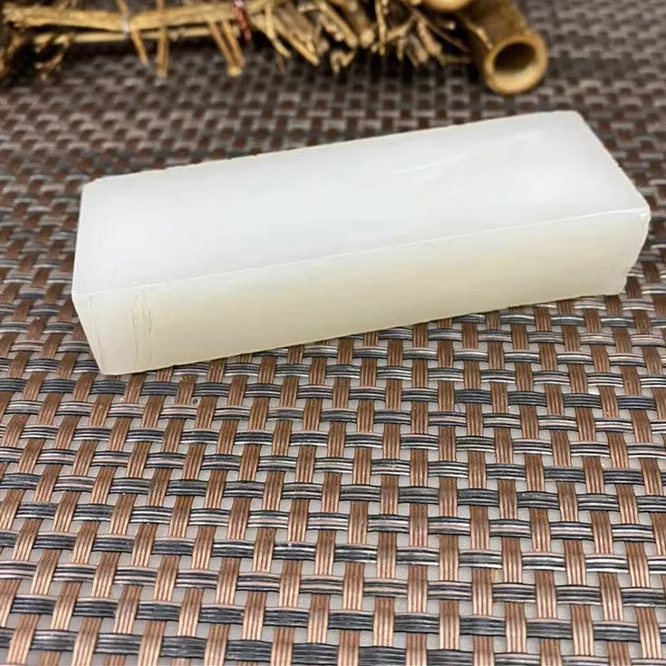 Natural Kunlun Jade Rough Nephrite Raw (137g,8.5X2.6X1.9cm)