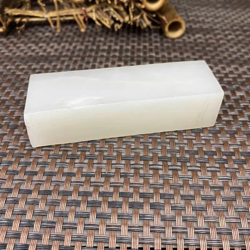 Natural Kunlun Jade Rough Nephrite Raw (137g,8.5X2.6X1.9cm)